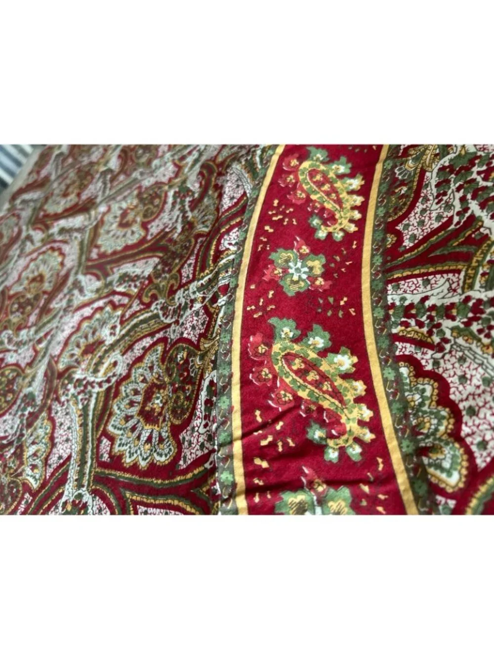 Williams Sonoma Tablecloth Round 70 in Burgundy Paisley 100% Cotton Vintage